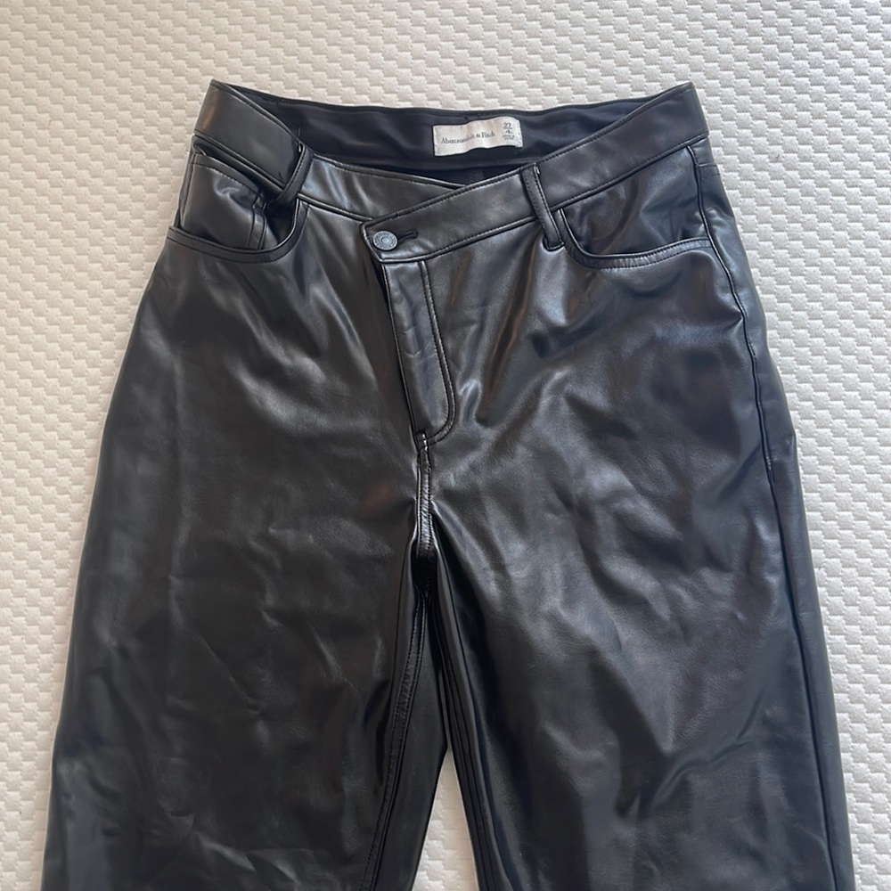 Abercrombie Leather Pant 27